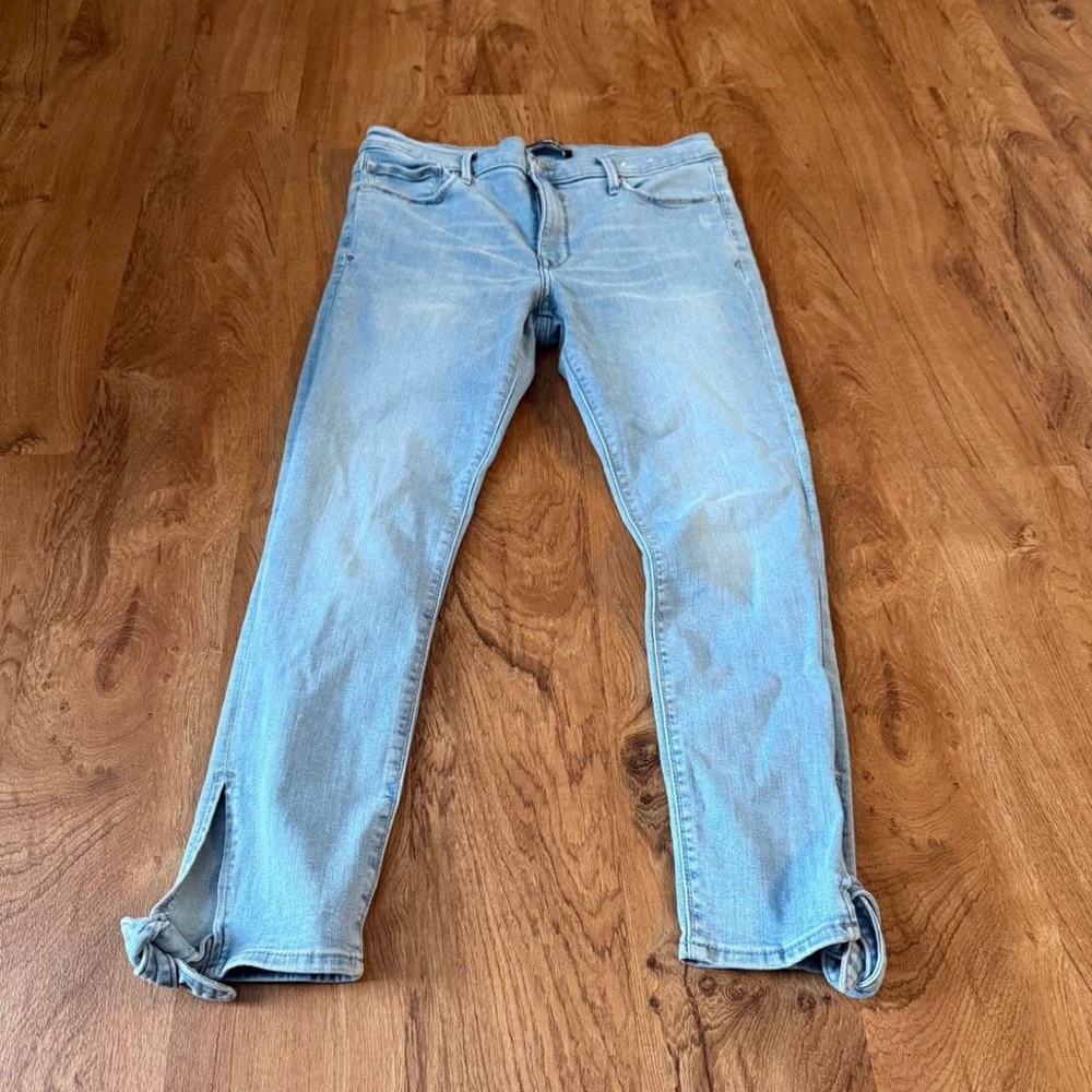 WOMENS EXPRESS CROPPED JEANS SIZE 12